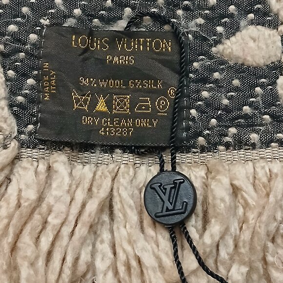 LOUIS VUITTON LV Monogram Beige/Tan & Gray Shine Scarf - Picture 13 of 14
